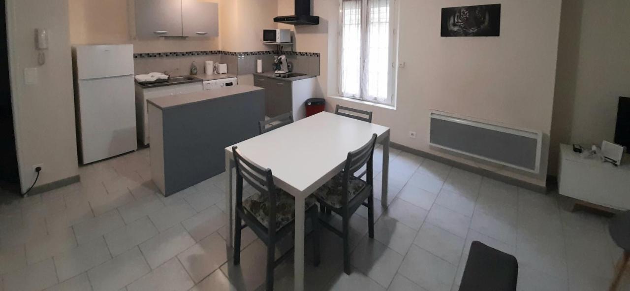 Appartement Animalier à Joigny Extérieur photo